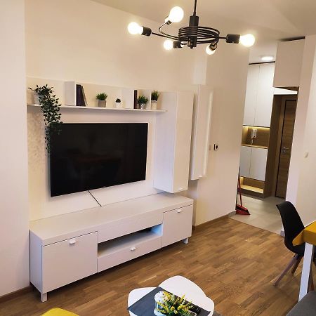 Center Firefly Gardens Apartment Novi Sad Eksteriør billede