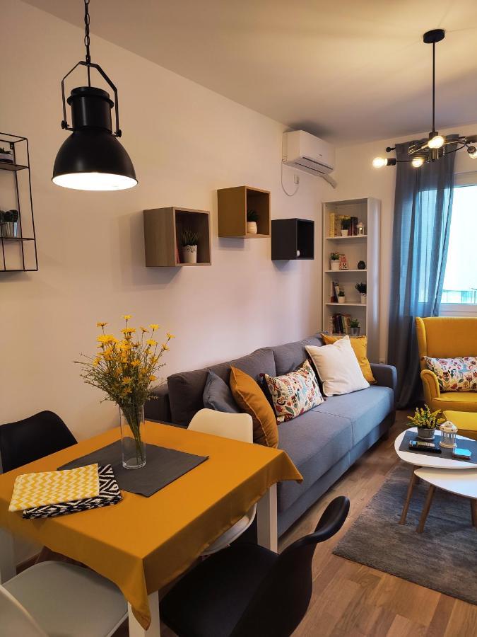 Center Firefly Gardens Apartment Novi Sad Eksteriør billede
