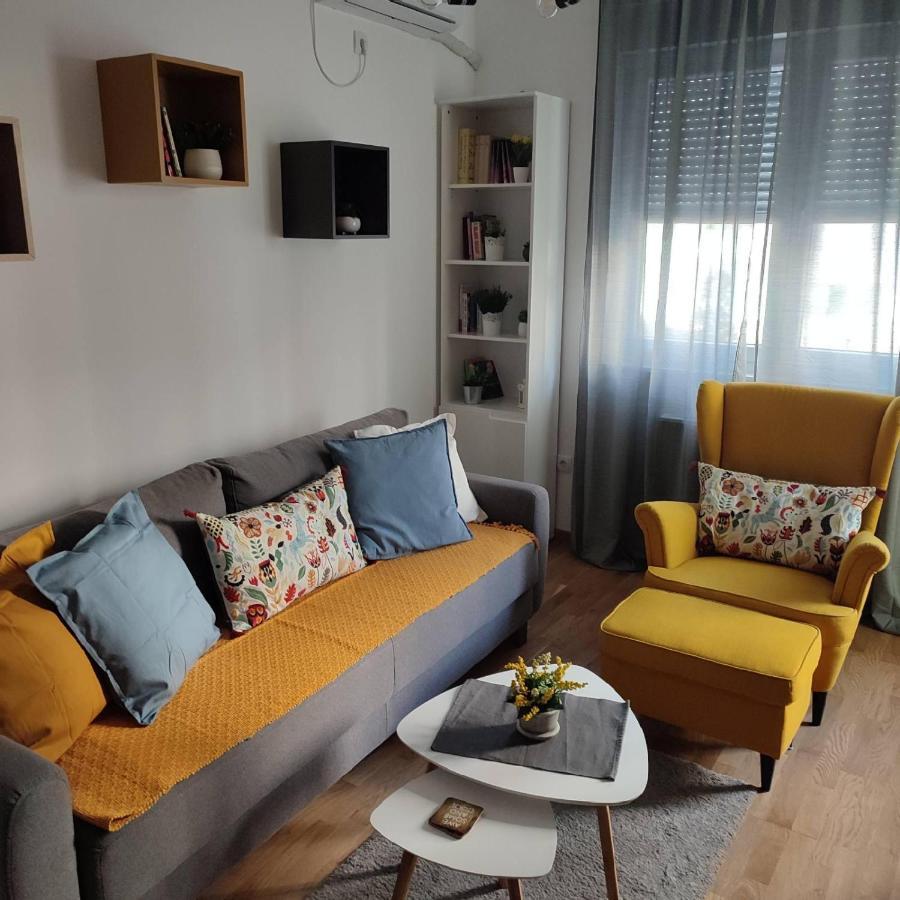 Center Firefly Gardens Apartment Novi Sad Eksteriør billede