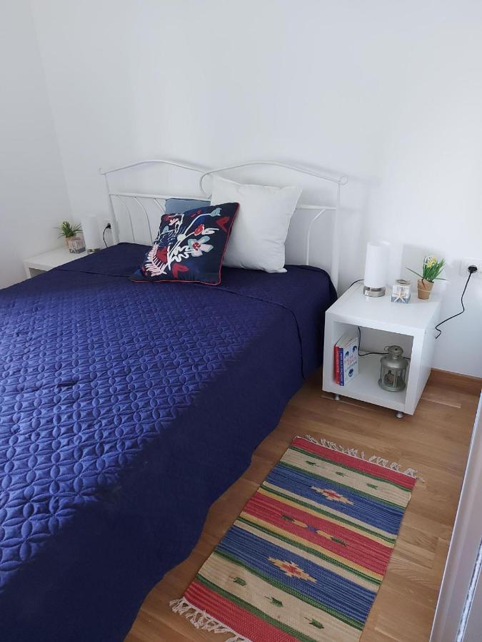 Center Firefly Gardens Apartment Novi Sad Eksteriør billede