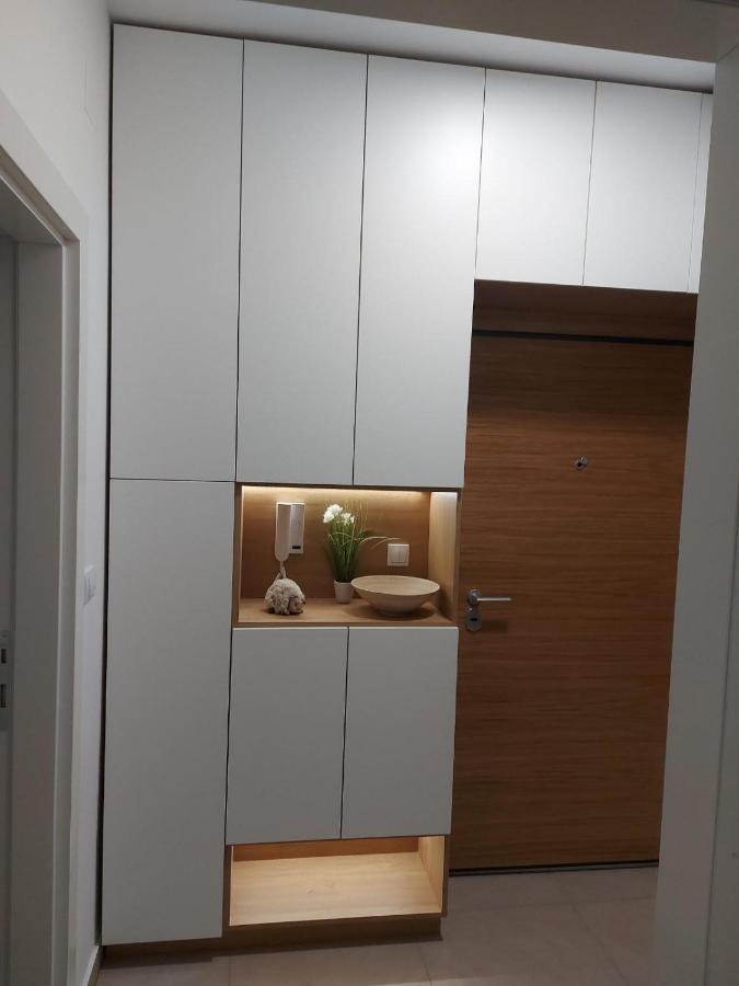 Center Firefly Gardens Apartment Novi Sad Eksteriør billede