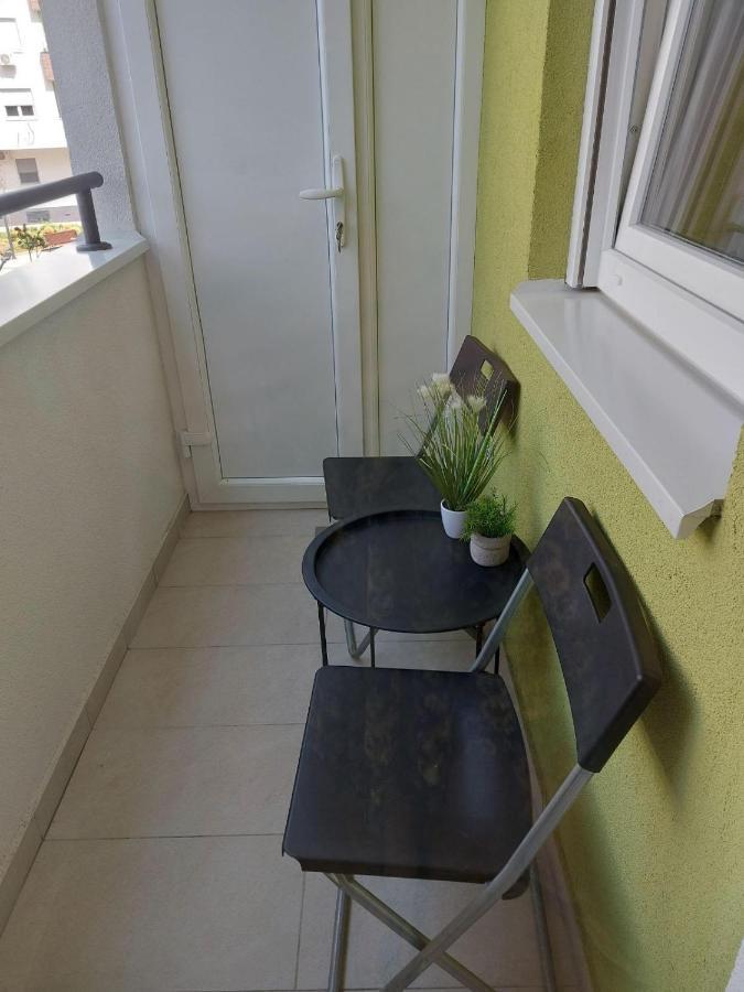 Center Firefly Gardens Apartment Novi Sad Eksteriør billede